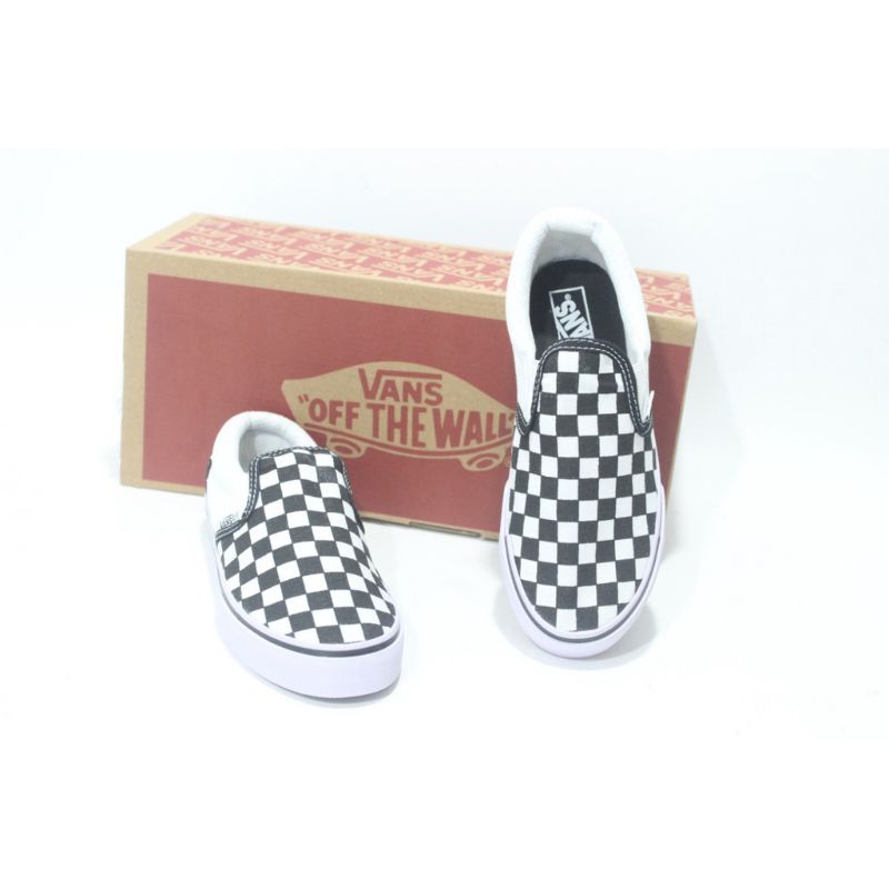 SEPATU ANAK VANS CATUR SLIP ON HITAM