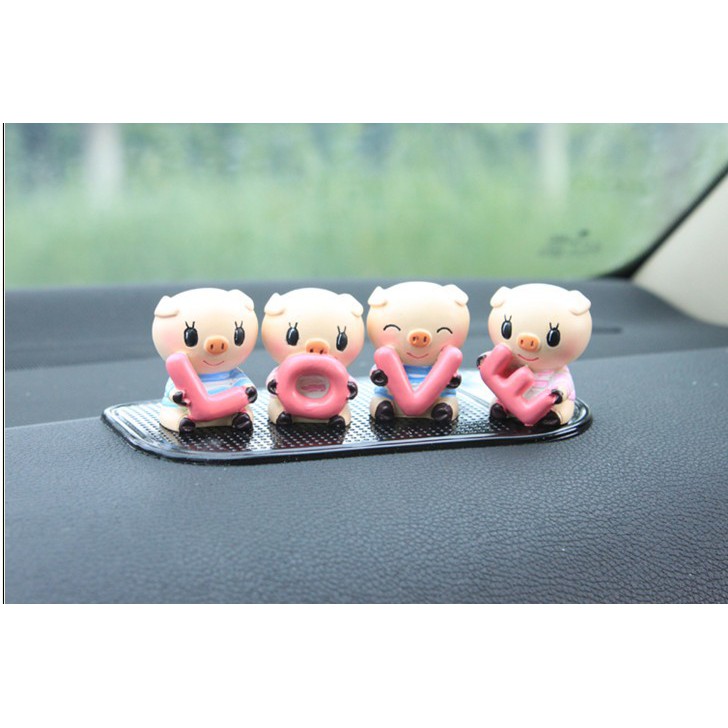 Pajangan Mobil Babi Piggy Love Europe Series