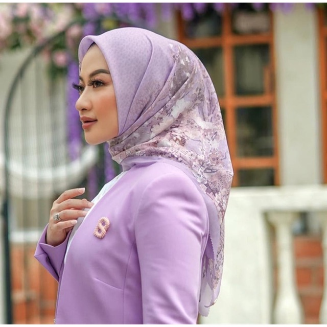 Buttonscarves New York Reborn Collector - Lilac