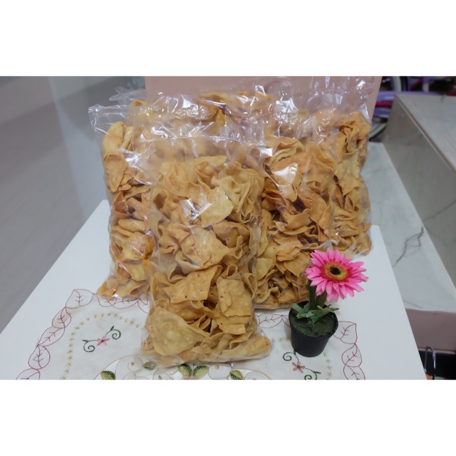 

Keripik bawang homemade , renyah, gurih , terasa rempahnya .