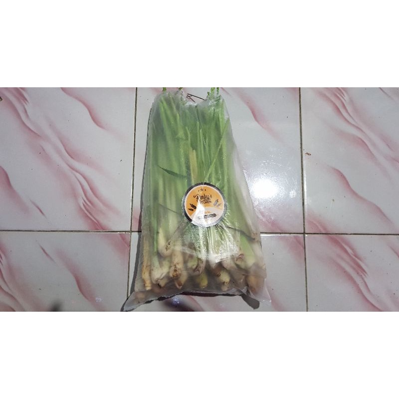 

Serai / Sereh langsung diambil dari kebun sendiri 500 Gram