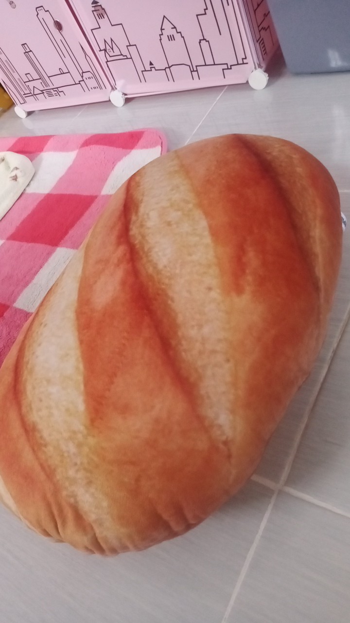 Bantal Bentuk Roti 60x40 Cm
