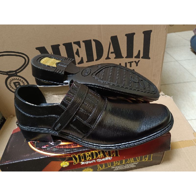 Sepatu Pantofel Sepatu Kulit Pria Sepatu Kantor Sepatu Medali