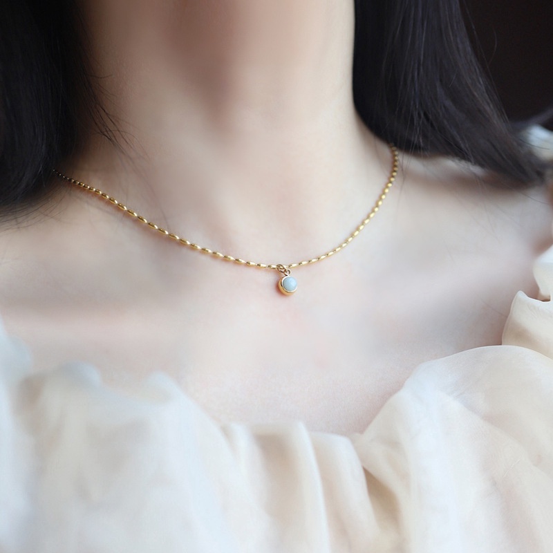 Kalung Rantai Liontin Batu Giok Hetian Alami Bentuk Bulat Warna Emas Untuk Wanita