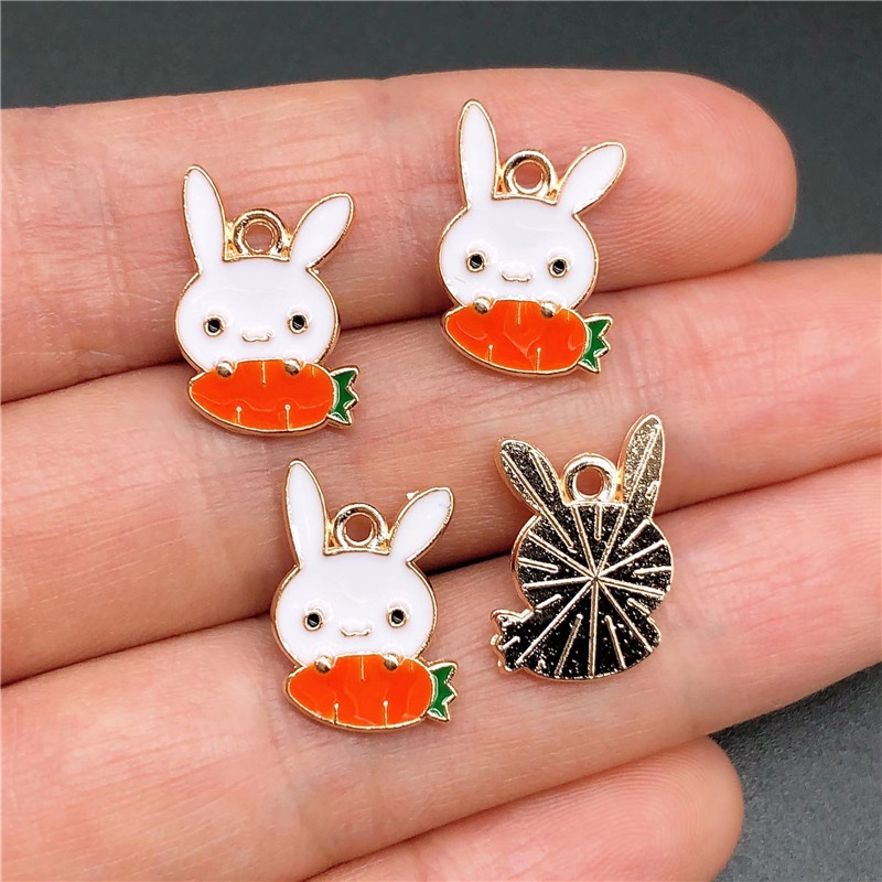 4pcs Liontin Enamel Bentuk Hewan Kelinci Lobak Bahan Alloy Charms