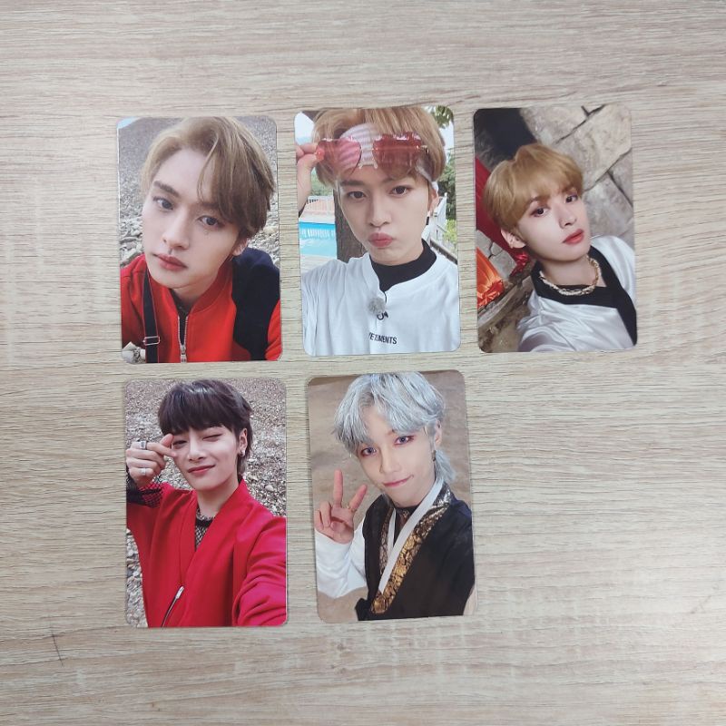 PC NoEasy I.N merah Stray Kids