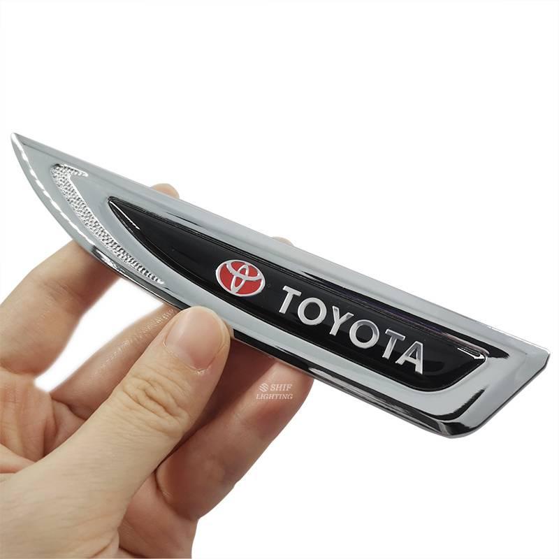 2pcs Stiker Emblem Logo Toyota Bahan Metal Untuk Fender Samping Mobil