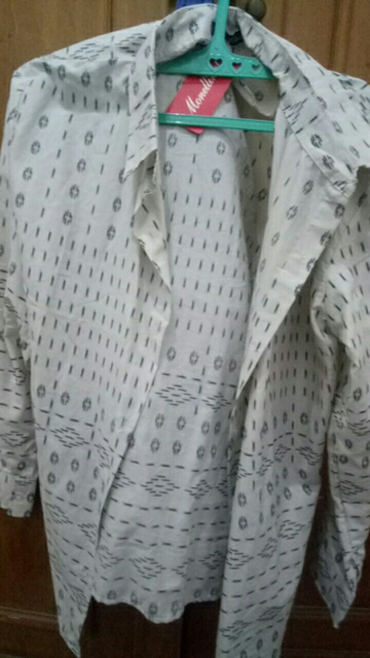 Monellina 06271 Kemeja Batik Oversize Wanita Lengan Panjang