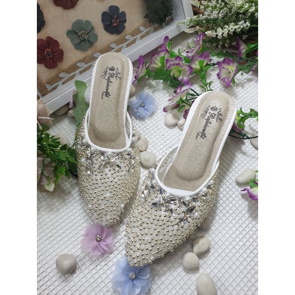 sepatu larrisma putih tinggi 5cm