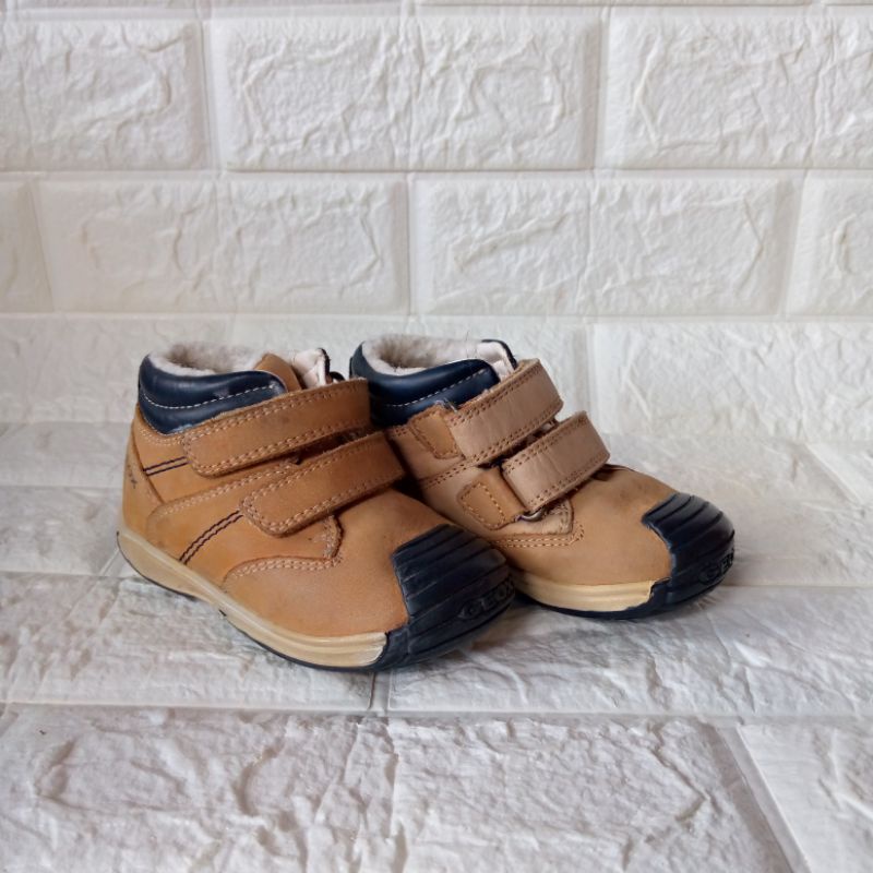 PRELOVED SEPATU ANAK GEOX ORIGINAL