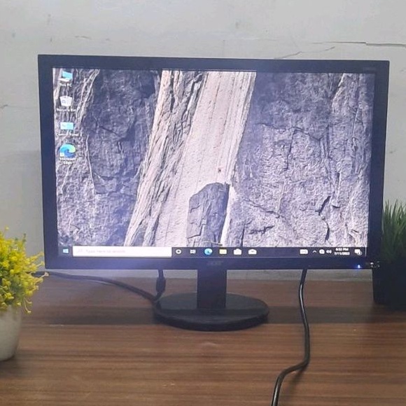 Monitor Acer 24 Inch K242HQL, HDMI, Like New, Dan Bergaransi