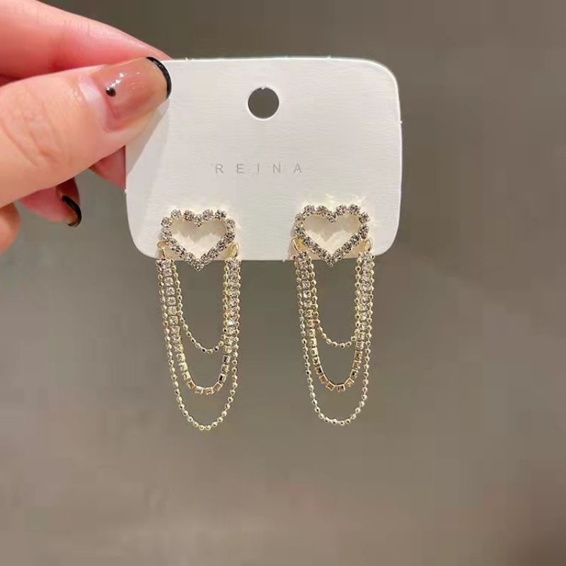 Anting Stud Rumbai Bentuk Hati Aksen Kristal Warna Emas Untuk Wanita