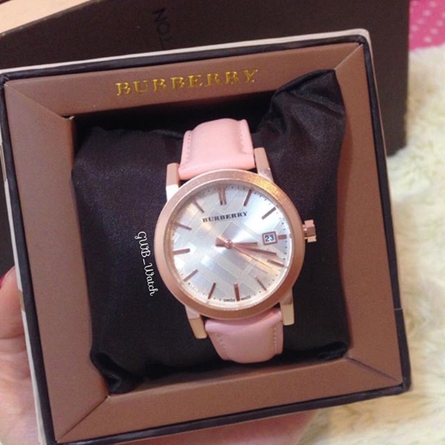

Merek : Burberry set + tanggal (tali sangat lembut)