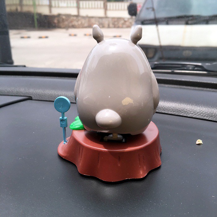 Pajangan Figure Miniatur Goyang Kepala Mobil Solar Power Totoro My Neighbor Totoro