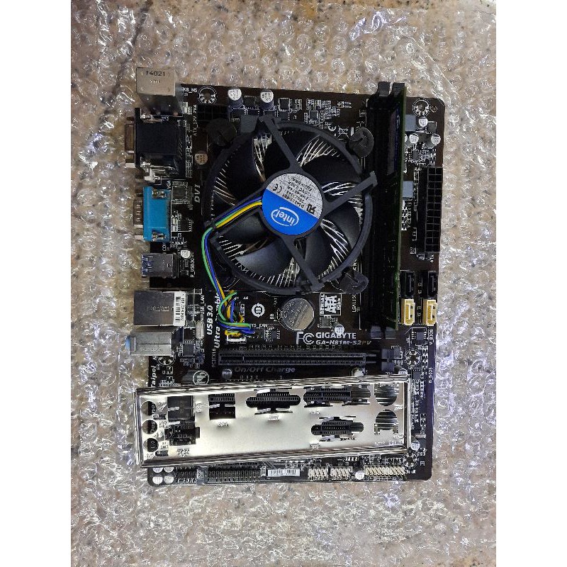 Paket mainboard 1150 h81ddr3  prosesor core i5 4590 ram 8gb fan merk gigabyte asus