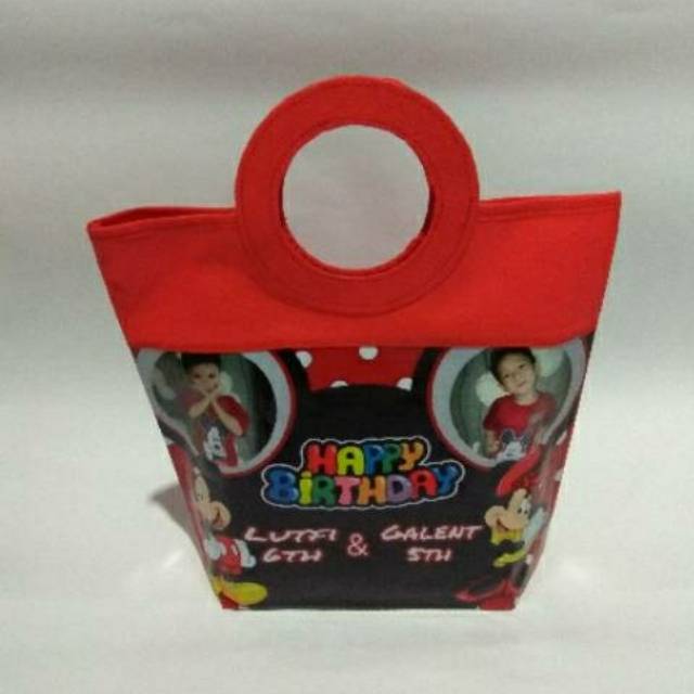 

Tas ultah pakai Foto & nama/Goodie bag pakai Foto & nama