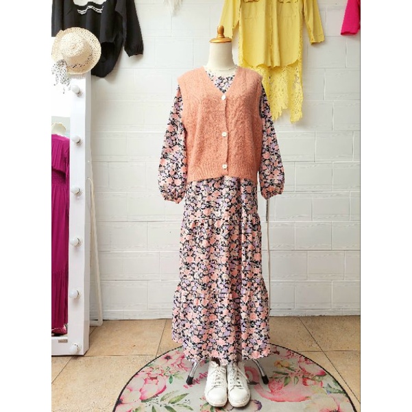 Gamis bunga + Rompi rajut