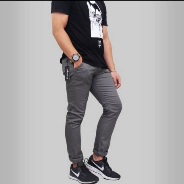 Celana chino pria slimfit