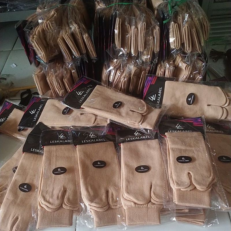 Kaos kaki jempol-Cream
