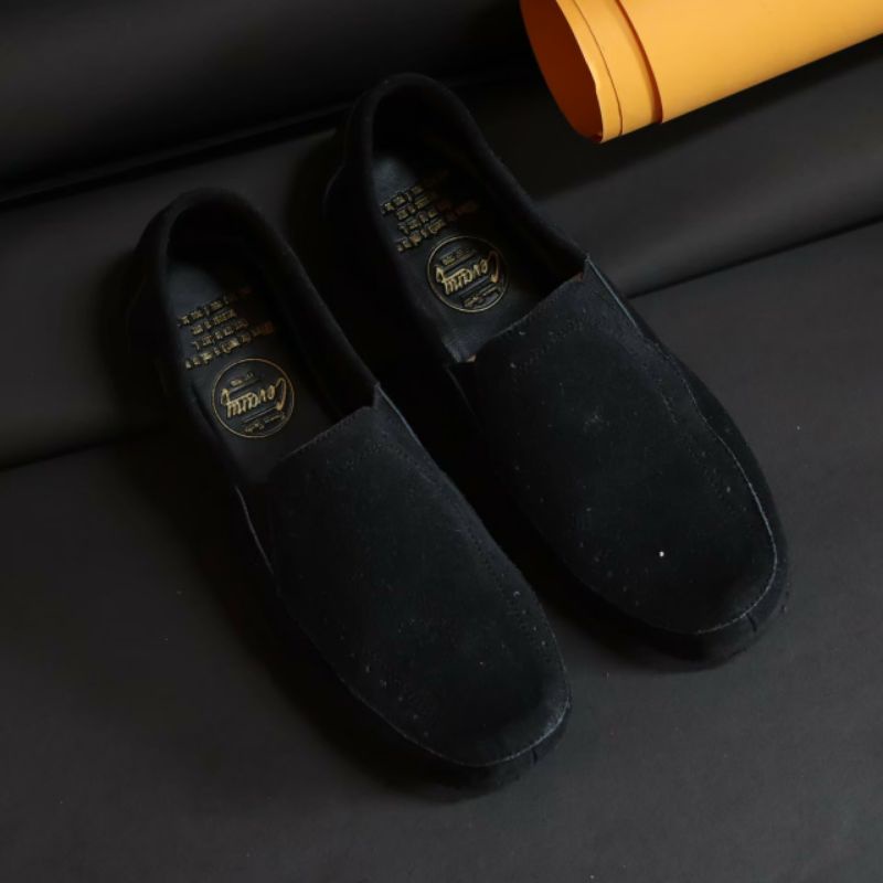 bungkusuku jester - Sepatu Kasual Pria Slip On Casual Kulit Suede Slop Santai Kerja Formal Modern Trendi