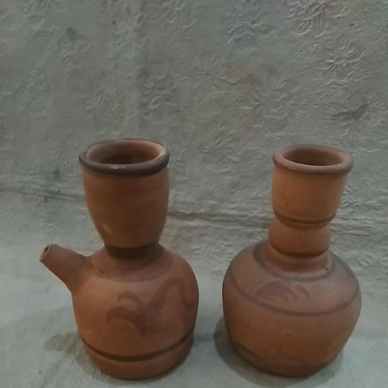 Kendi Polos Tanah Liat Besar