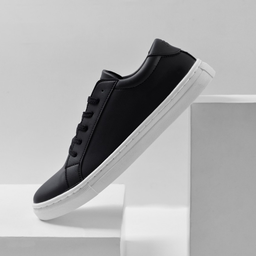 VICTOR BLACK WHITE |ManNeedMe x ARF| Sepatu Sneakers Pria Casual ORI