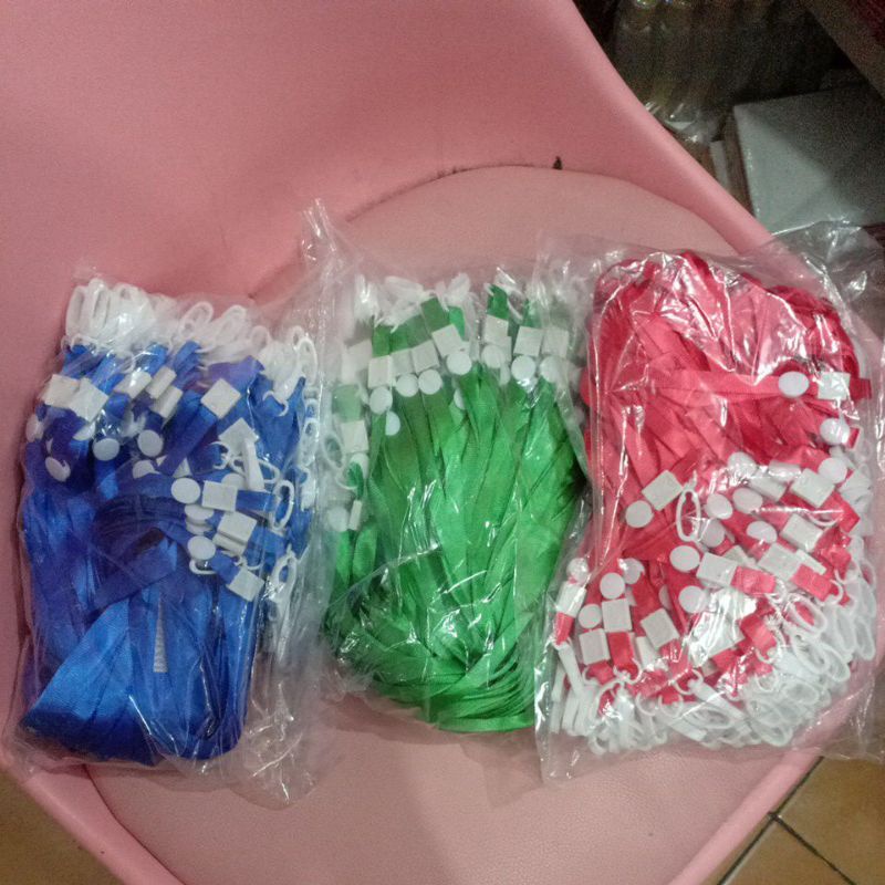 

TALI NAME TAG MODEL CANTOL PLASTIK ISI 100 PCS(PerPak)