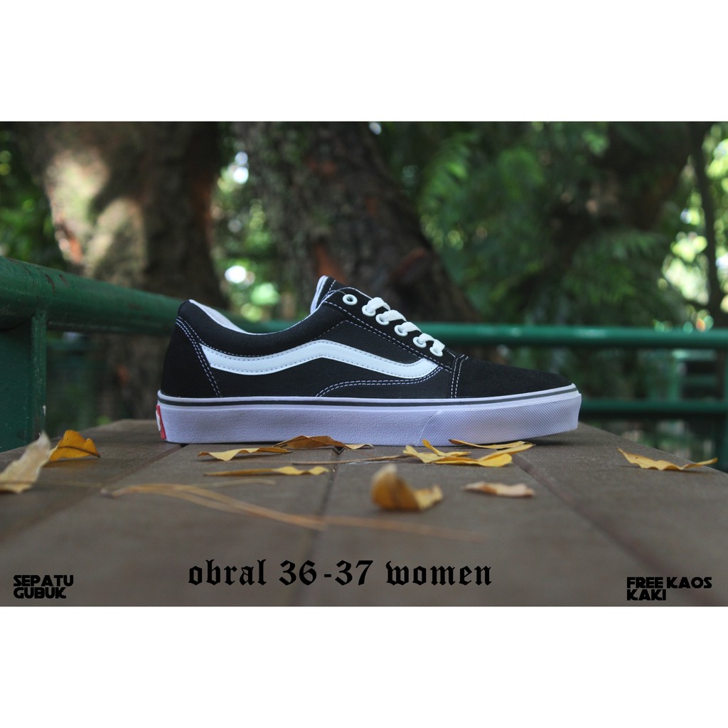 SEPATU WANITA VANS AUTHENTIC FULL BLACK HITAM POLOS WHITE PUTIH OLDSKOOL CASUAL ICC IFC DT