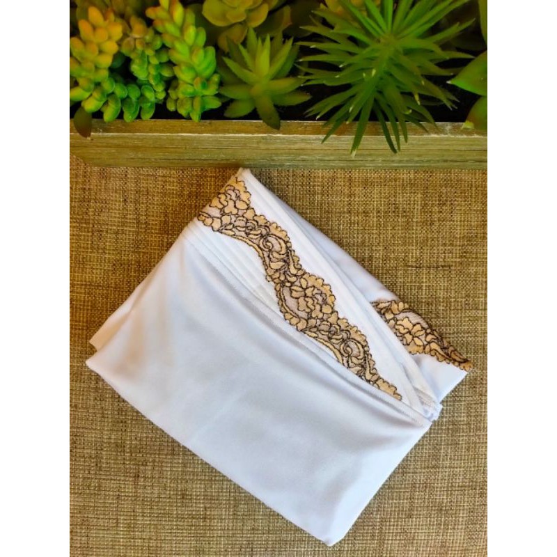 RENDA GARIS HITAM | HIJAB RENDA | ORIGINAL | AZZURASCARF | HIJAB INSTAN | BERGO INSTAN | JILBAB-Putih