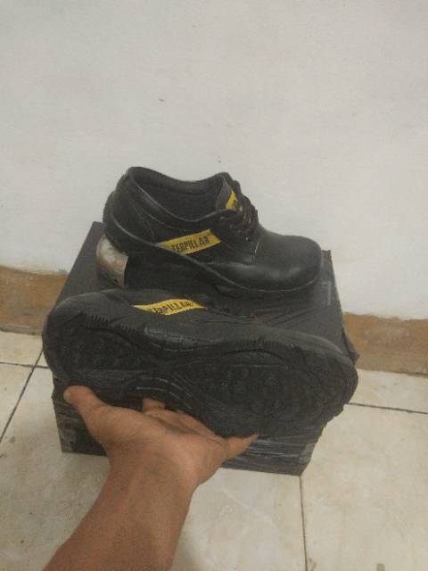 SEPATU PRIA SAFETY UNDERGROUND - LOW CARTERPILAR