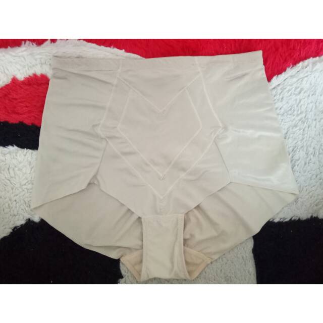 Korset Seamless Made In Wacoal