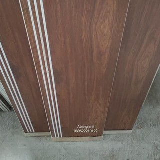 Promo granit  anak tangga  stepnose motif  kayu  30x100 