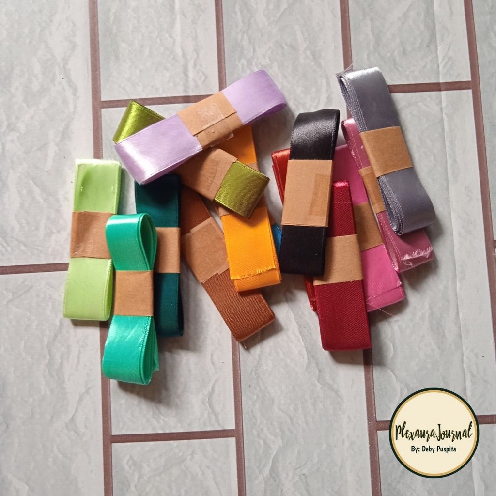 

Pita Satin Ecer lebar 1 Inch Murah Untuk Kerajinan Scrapbook Bunga Journal Ready [Plexaura.Journal]