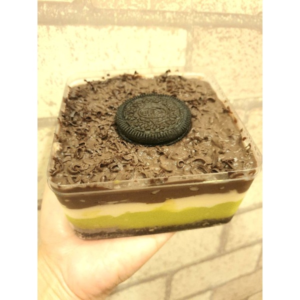 

dessert box avocado oreo