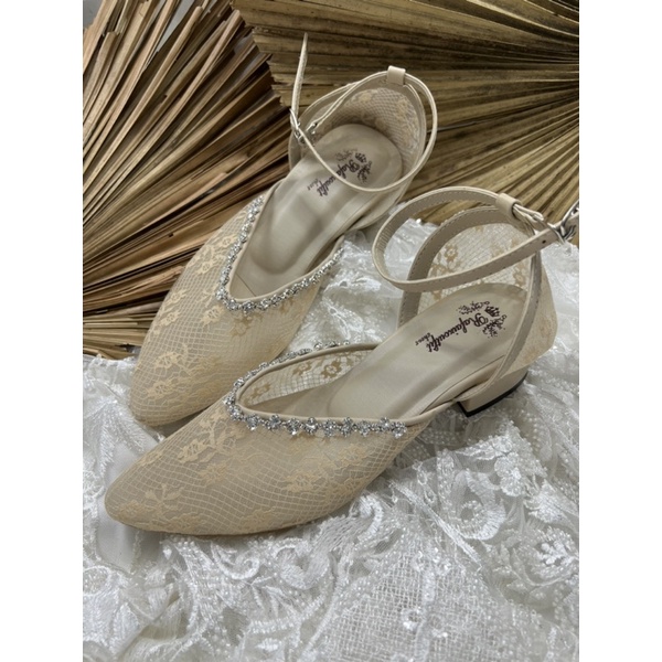 sepatu wanita azwina cream tali 3cm kaca