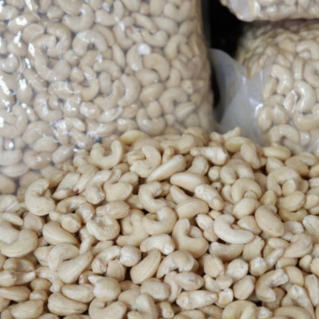 

Kacang mete mentah 1000g