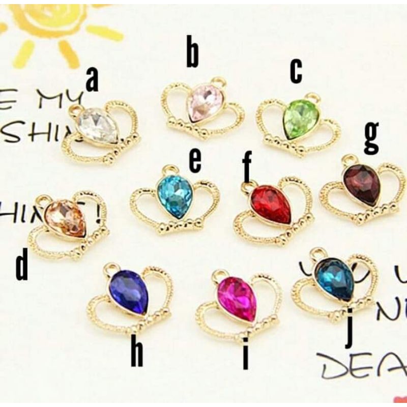 Charms pendant crown / mahkota