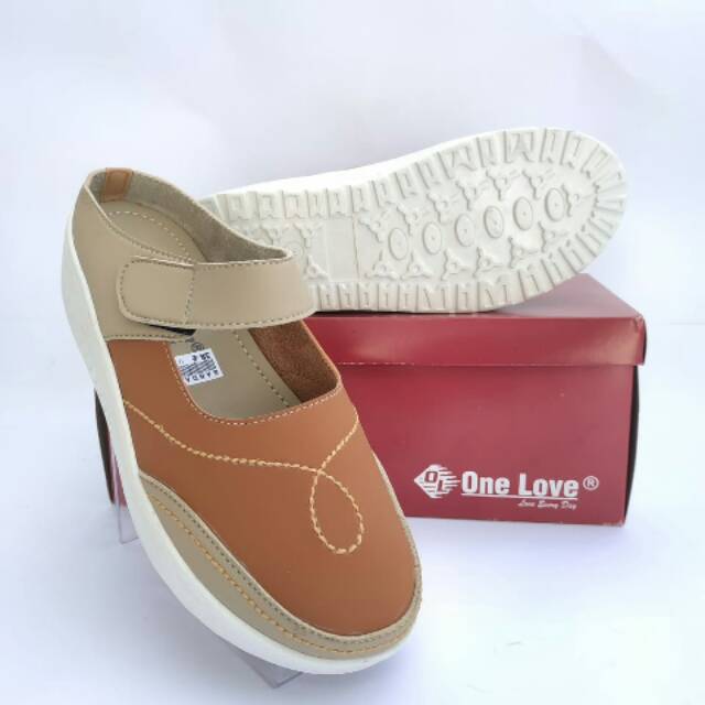 Tutong wedges wanita one love