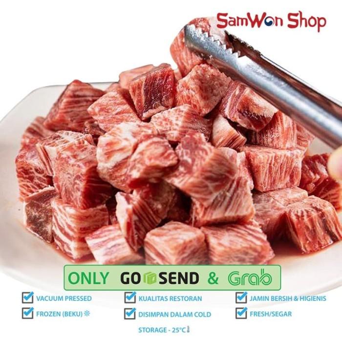 

Steak | Saikoro Wagyu Beef Meltic Cube Steak / Daging Sapi Wagyu Frozen 1Kg