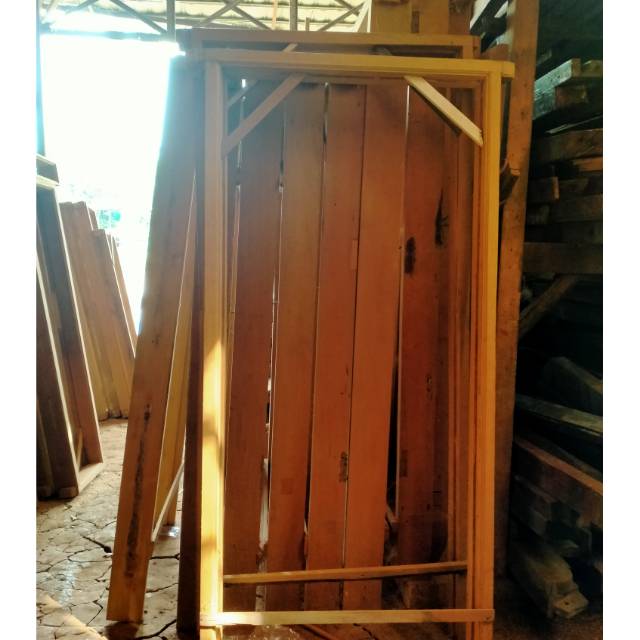 Kusen pintu kayu Meranti