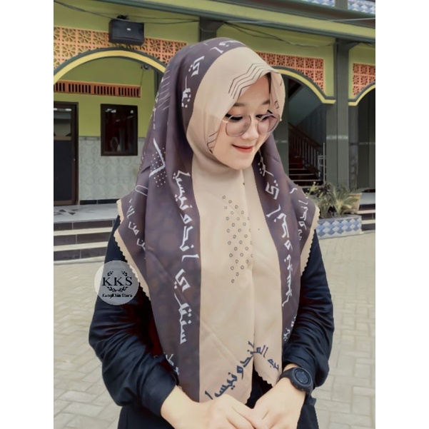 Terbaru  Hijab Man ana Versi 2 Voal Premium Motif Arab Man ana Hijab Voal Segi Empat