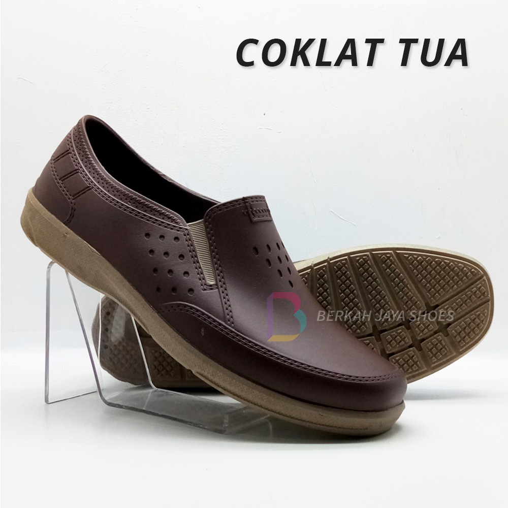 Sepatu Pantofel Karet Pria / Sepatu Karet Pria ATT AWK 557