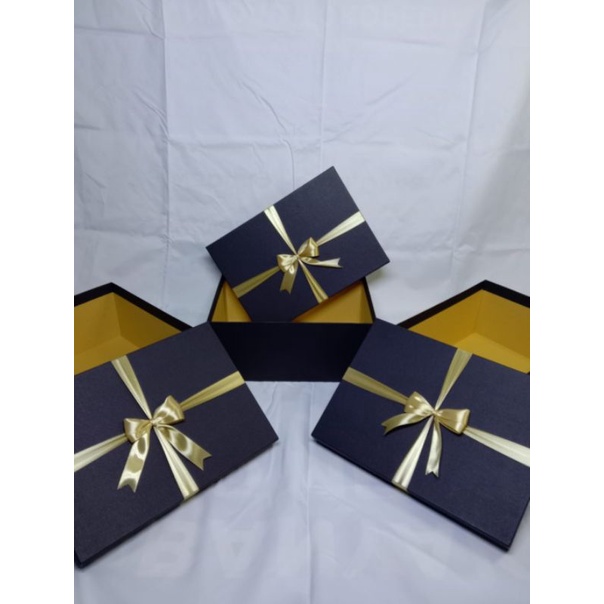 

Kotak Hadiah / Kotak Kado / 35x25x15cm / Berpita