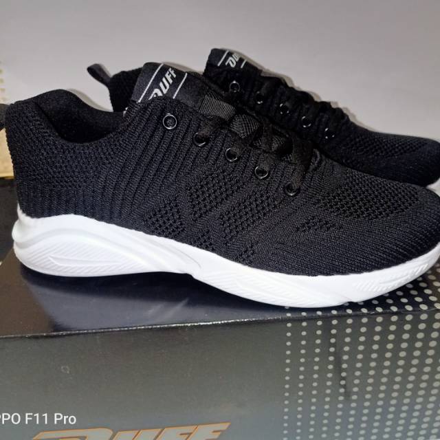 Sepatu sekolah hitam murah dan ringan merk Duff