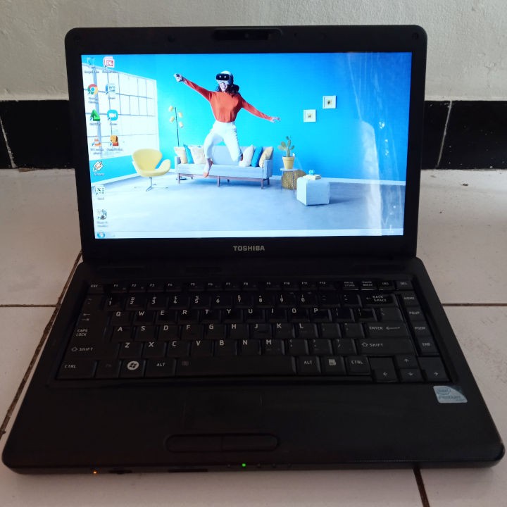 Toshiba L510 Warna Hitam RAM 2GB Bluetooth HDD 320GB Laptop Second Bekas Murah HDMI Intel