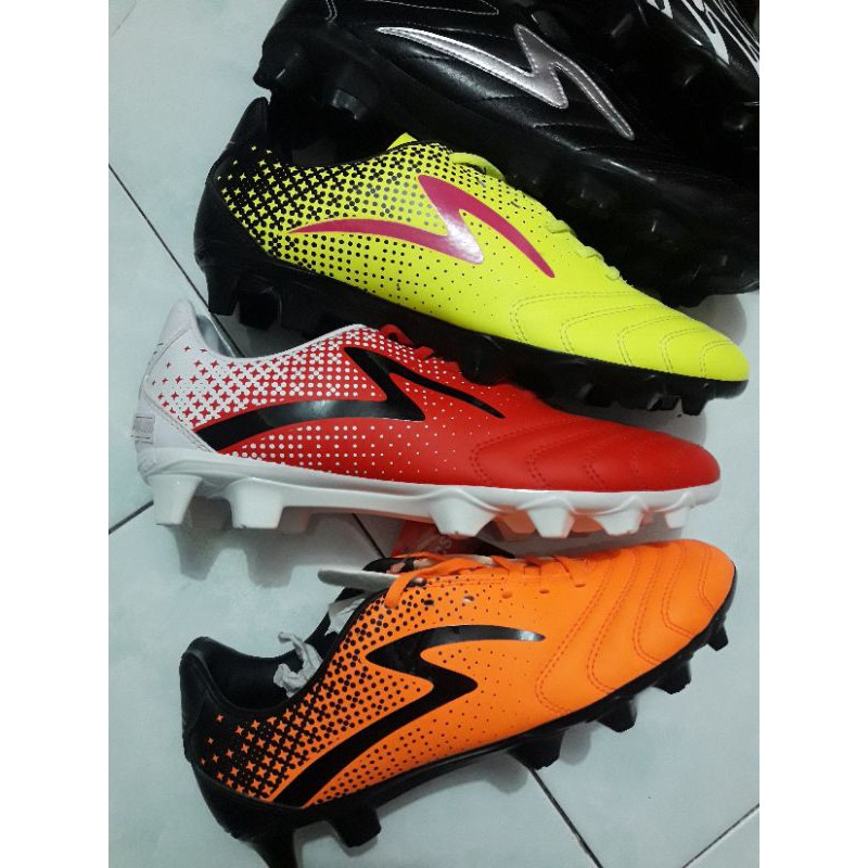 SEPATU BOLA SPECS STARDUST OR