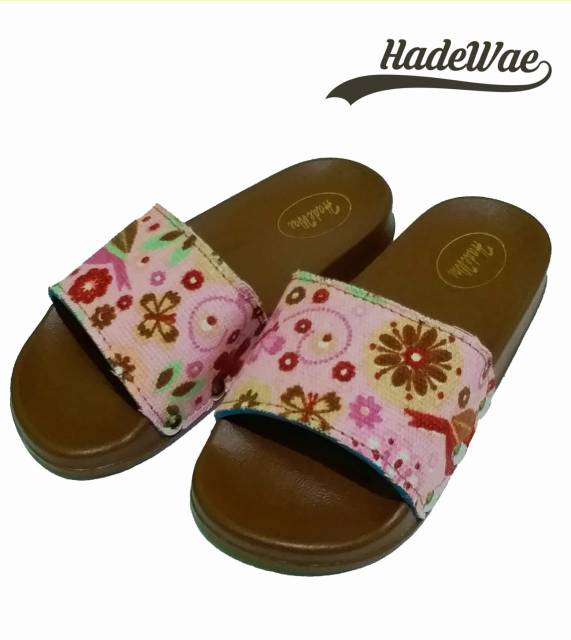 SANDAL ANAK MOTIF CORAK WARNA PUTIH COKELAT MARUN UK 26-30