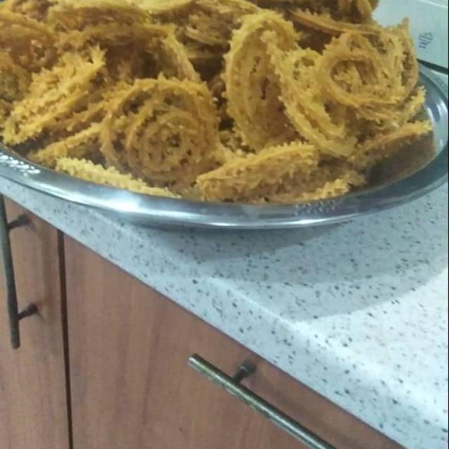 

MURUKU /KUE LEBARAN