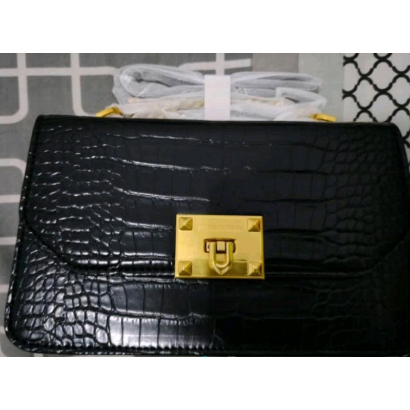 Black Bag Charles and Keith & Pedro Black Card Wallet