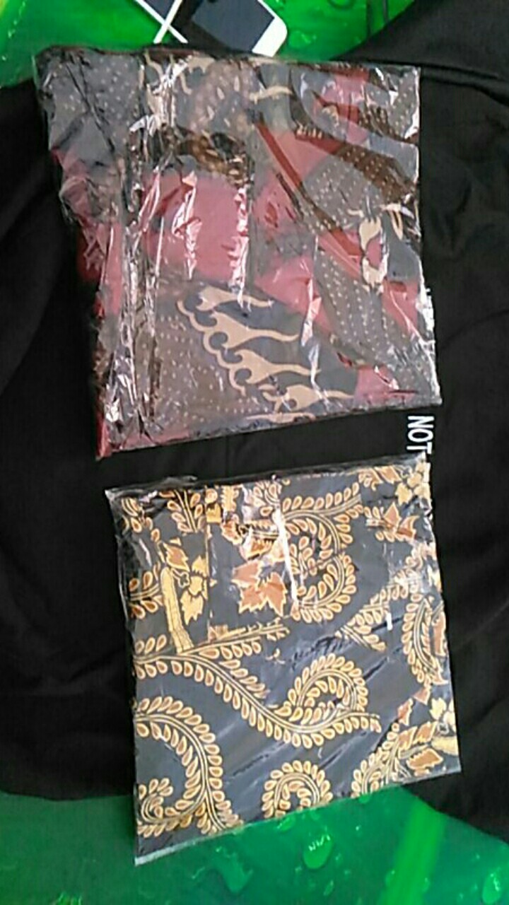 Kemeja Batik Pria Slimfit Kerja Modern